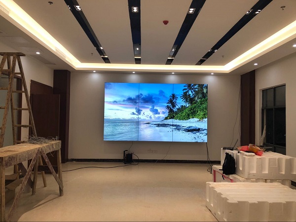 55寸拼接屏.jpg 55寸拼接屏.jpg